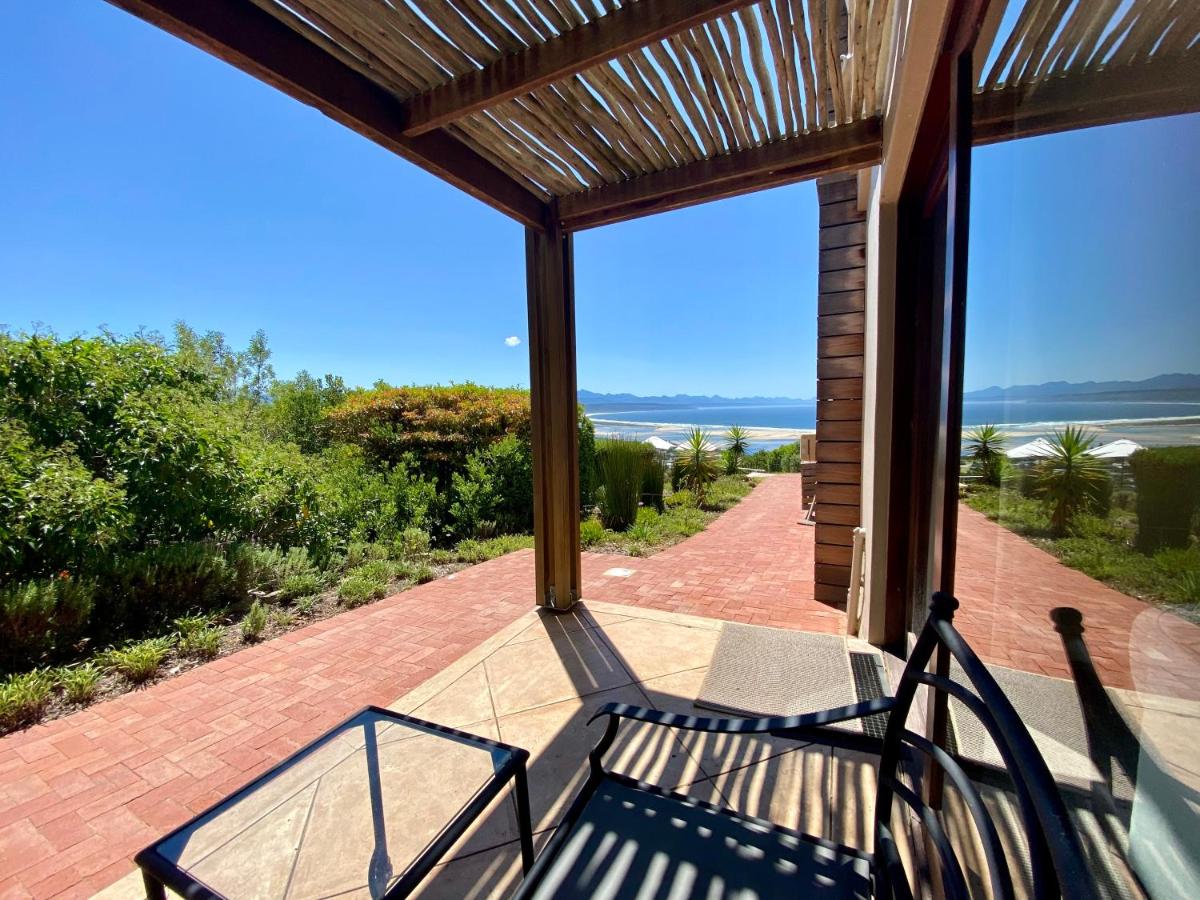 Standard Suite with Garden and Ocean View- 5