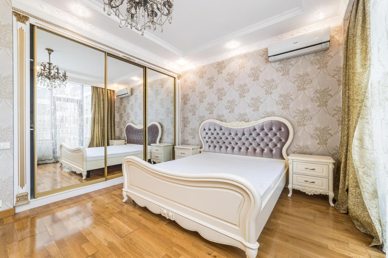 B&B Odesa - Gefest 2-bedrooms Apartment with Terrace - Bed and Breakfast Odesa