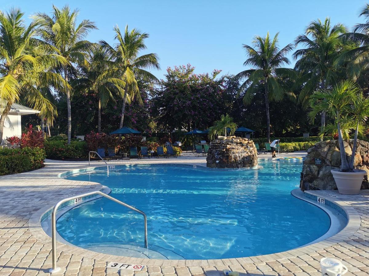 B&B Naples - GreenLinks Luxury Villa at Lely Resort Golf - 3 Bedrooms - Bed and Breakfast Naples