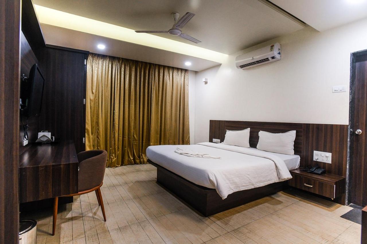 B&B Satara - Hotel Manasi INN - Bed and Breakfast Satara