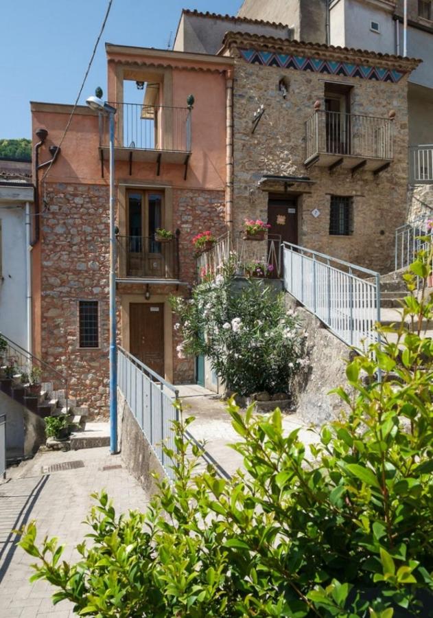 I Tre Campanili/La Casa di ChiAle - B&B Longi