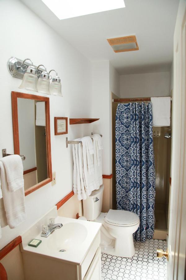 Two Bedroom Unit with Two Queen Beds