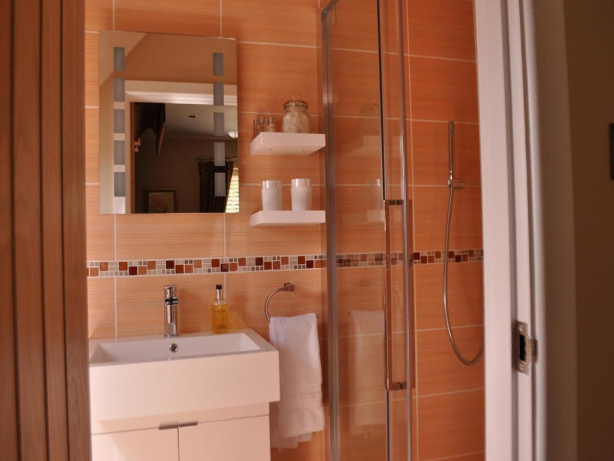 Deluxe King Room Front