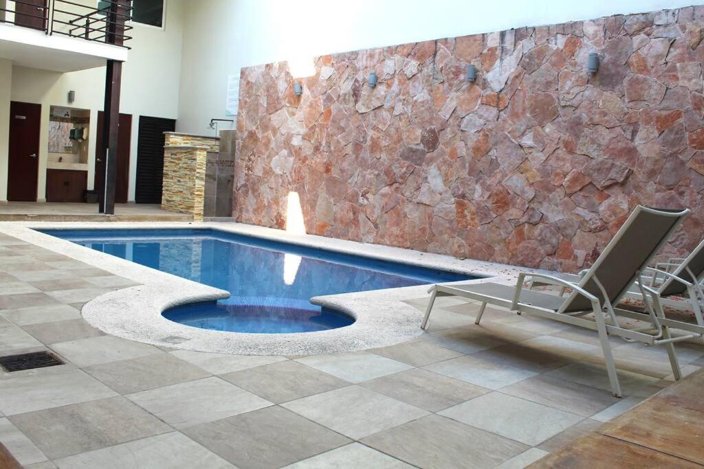 Departamento a 200 Mts de la playa y alberca en planta baja - Chambres d'hôtes Mazatlán