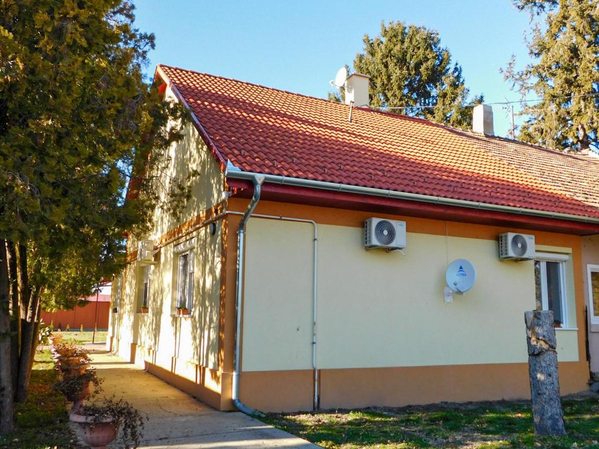 Klágya Vendégház - Bed and Breakfast