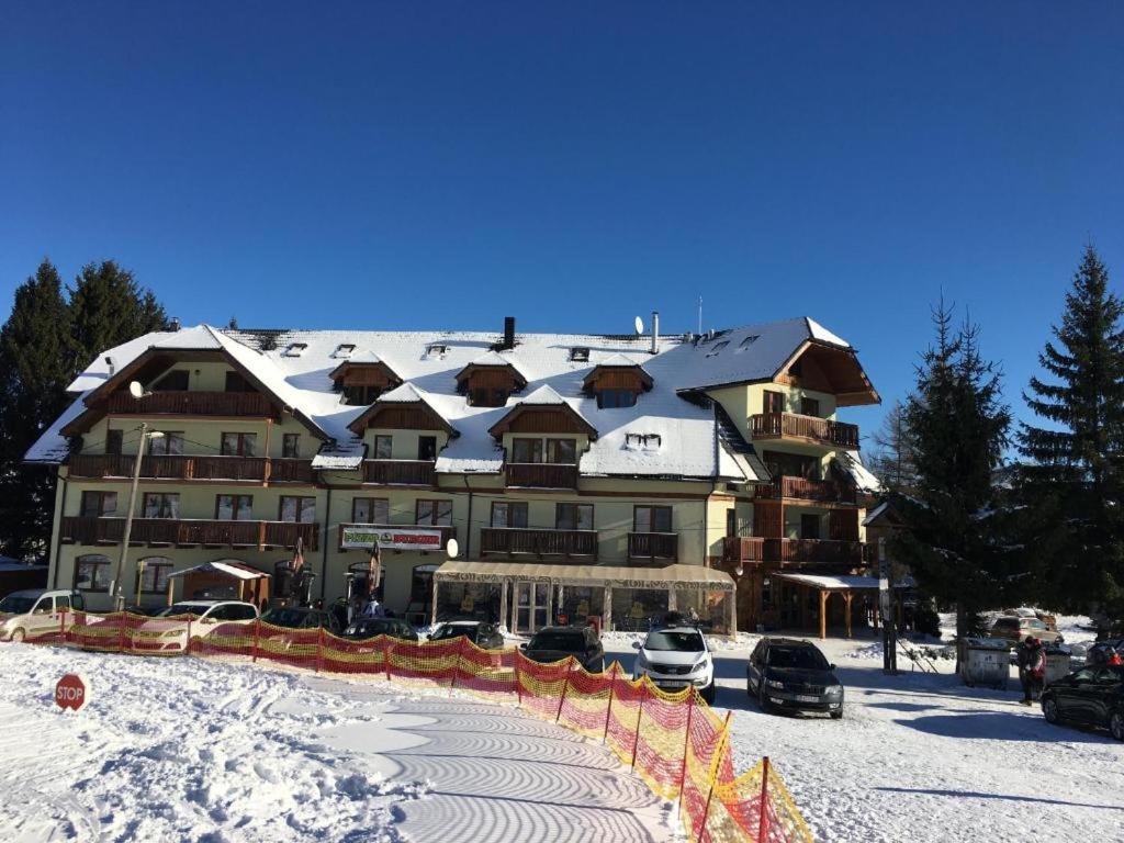 Apartment House Kamzík 9 - Chambres d’hôtes Donovaly