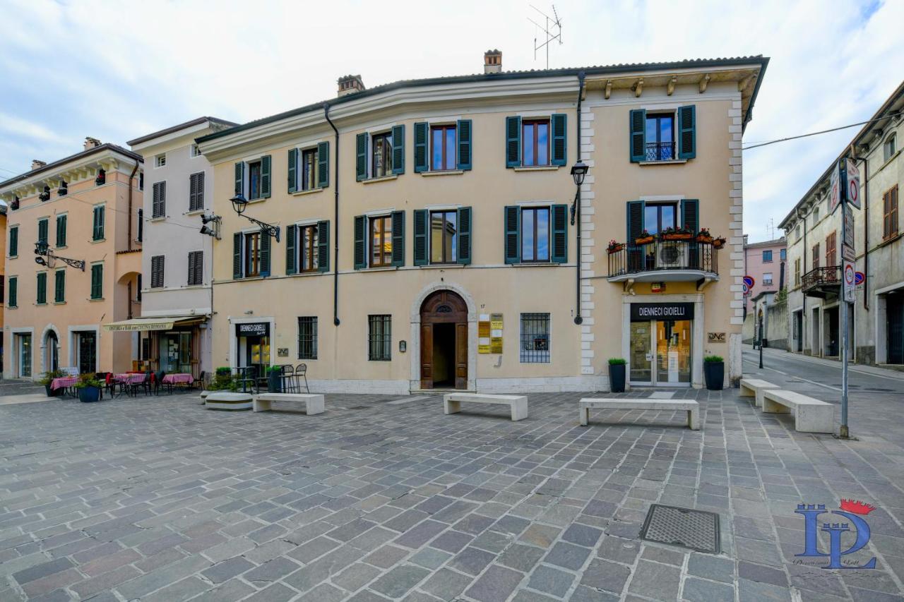 Apa Dom Downtown Family Apartment DesenzanoLoft Official Partner Homes & Villas by Marriott Bonvoy - Chambres d'hôtes Desenzano del Garda