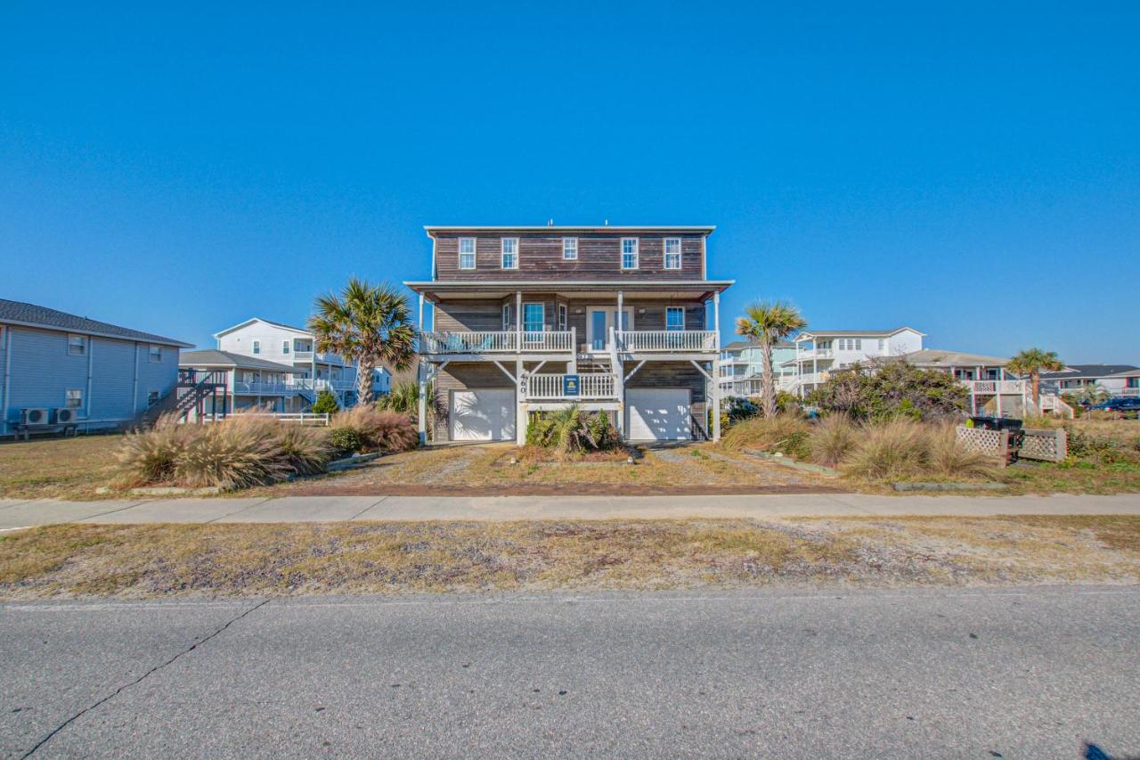 Four bedroom holiday home