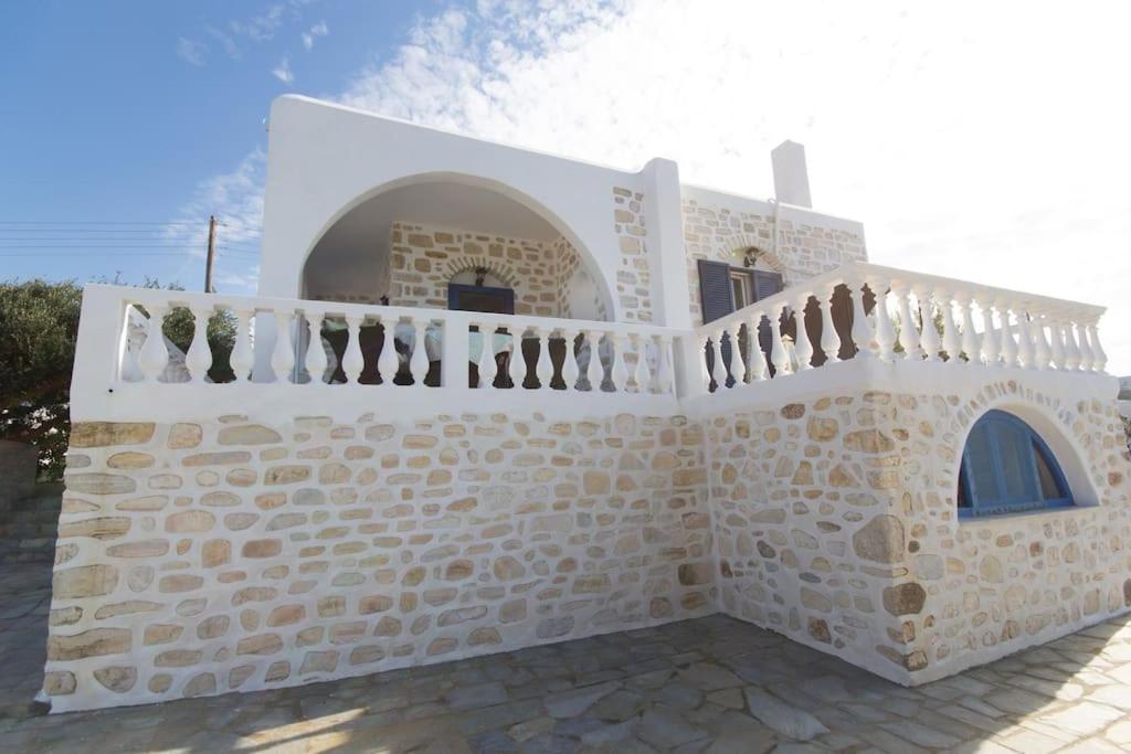 Seafront House Irini - Chambres d’hôtes Náousa