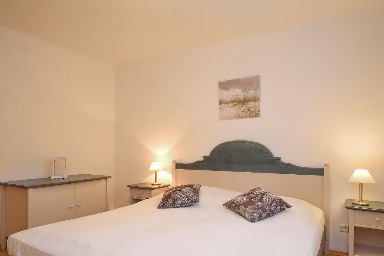 Apartment mit Balkon