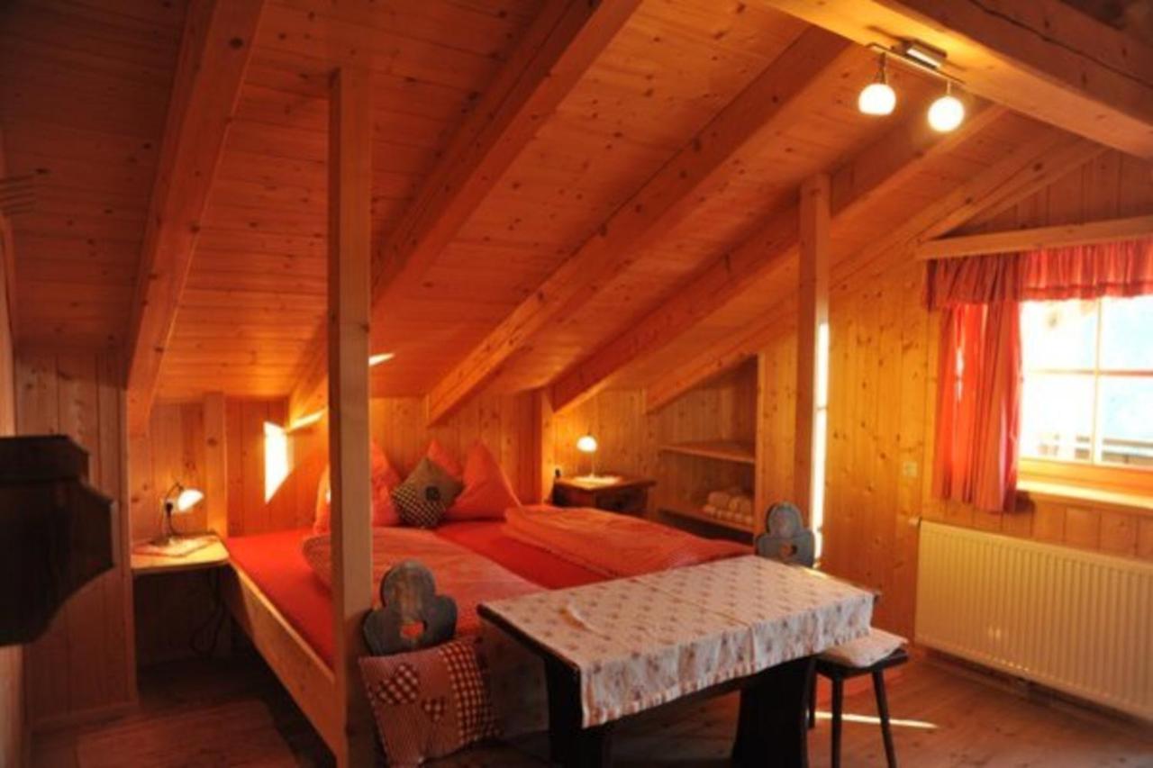 Basic Dreibettzimmer mit Gemeinschaftsbad