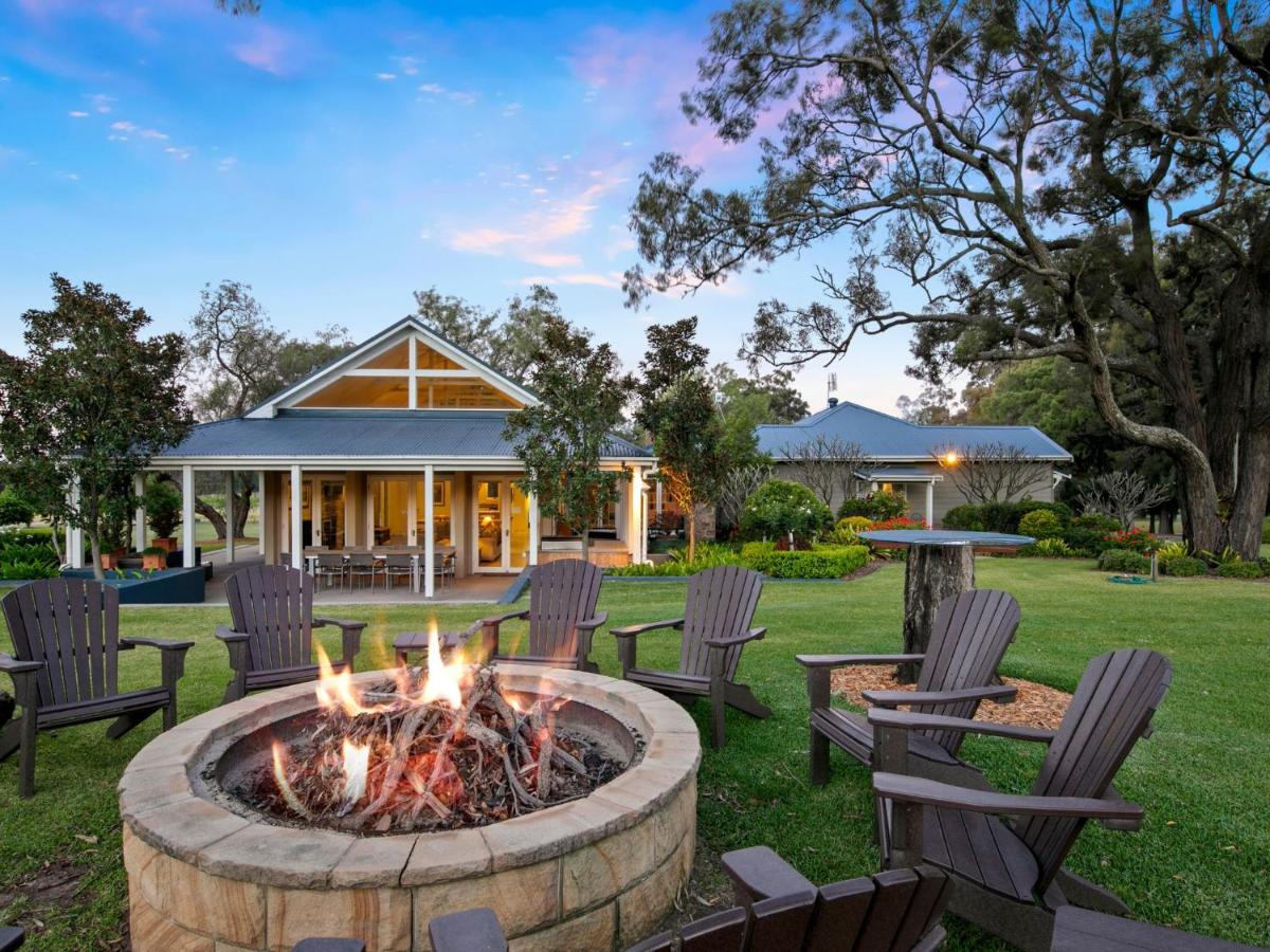 Brokenback Vineyard Luxe Homestead at Oakvale Wines - B&B