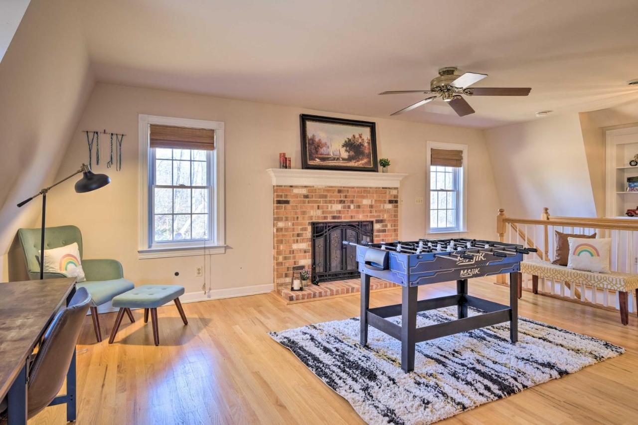Pet-Friendly Cottage with Game Room and Fire Pit! - B&B