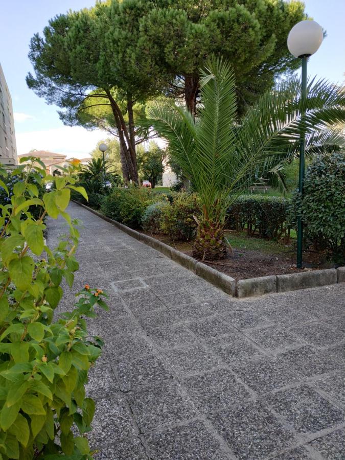 Charmant appartement à 350m de la plage et du port - B&B