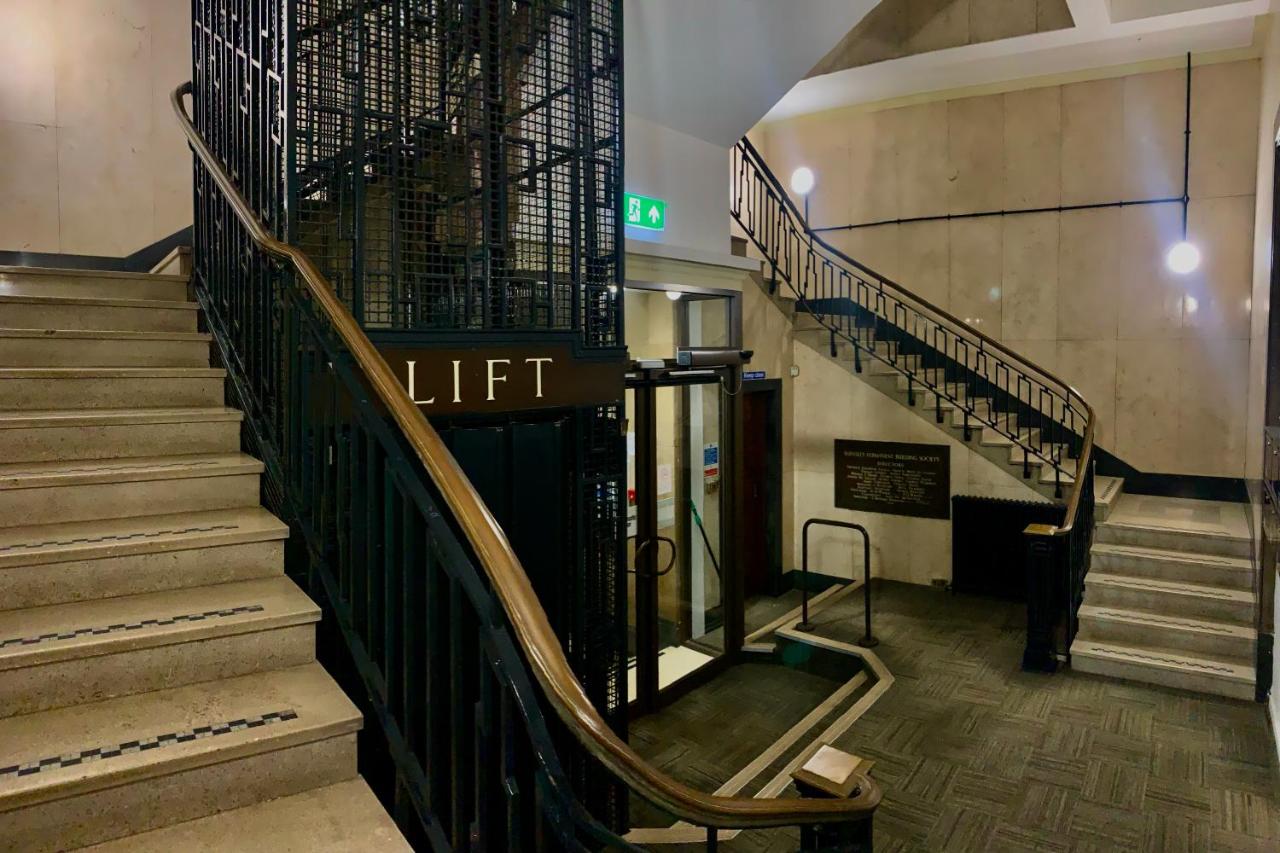 Town Hall View - B&B Barnsley