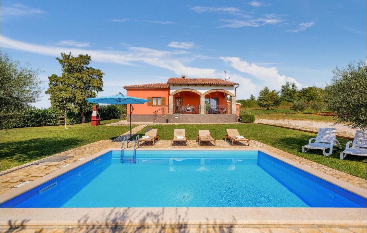 B&B Višnjan - Visignano - Beautiful Home In Visnjan With Outdoor Swimming Pool - Bed and Breakfast Višnjan - Visignano