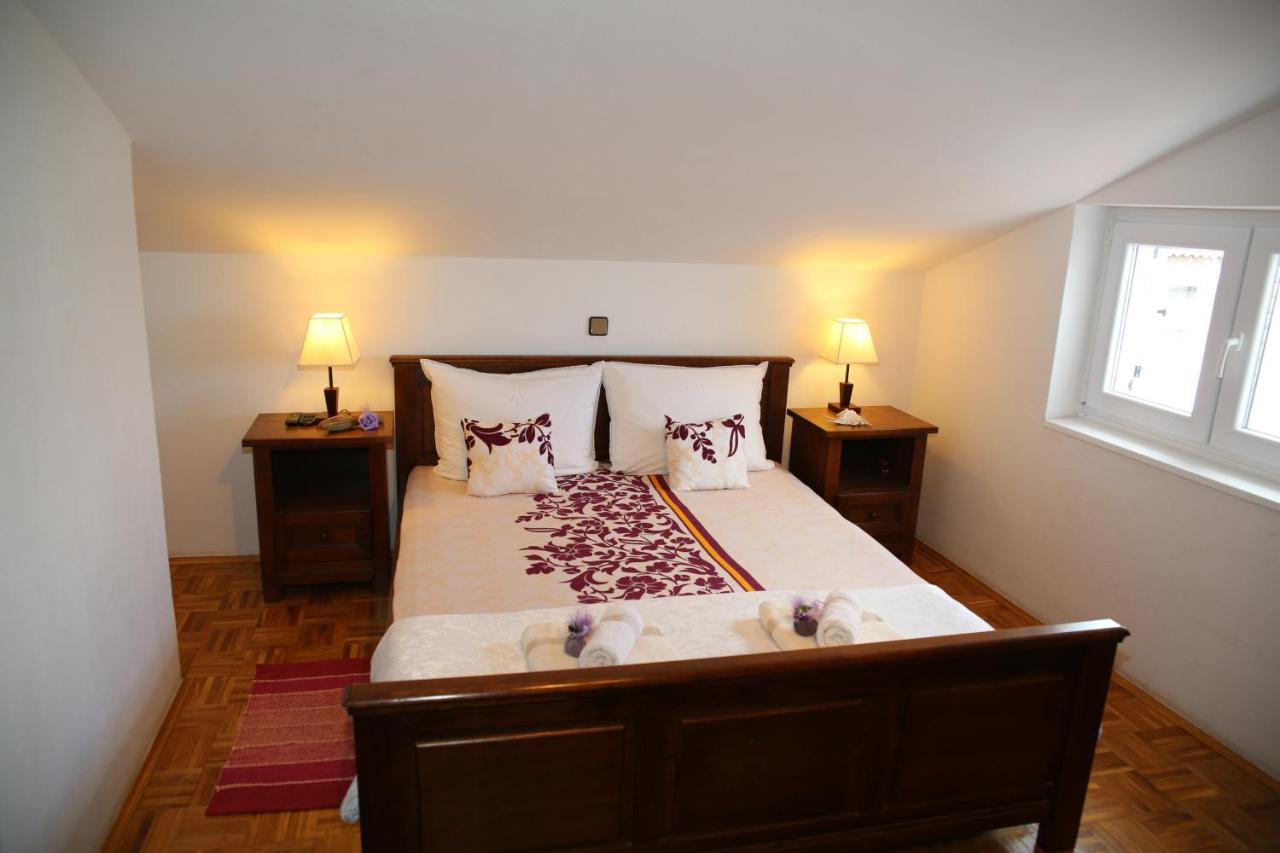 Apartamento de 2 dormitorios con balcón y vistas al mar