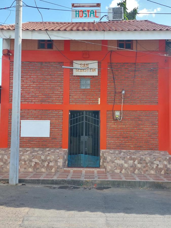 Hostal Ruinas de San Sebastián - B&B