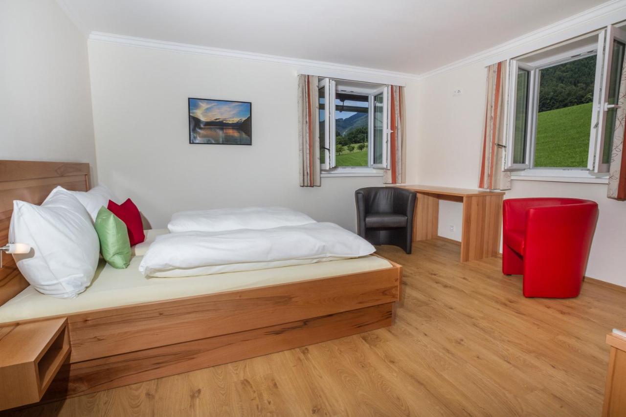 Apartment with Mountain View