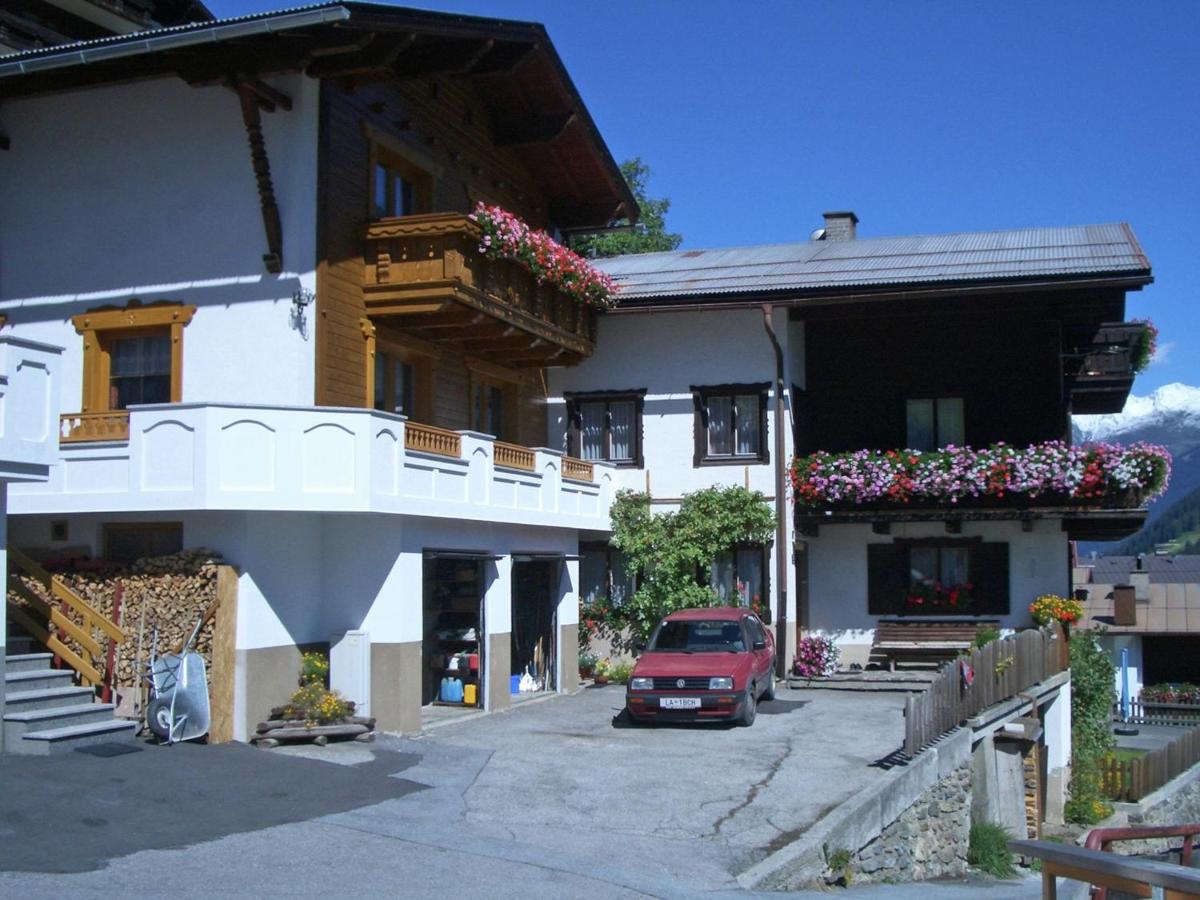 B&B Kappl - Gorgeous Apartment in Kappl Tyrol with Mountain Views - Bed and Breakfast Kappl