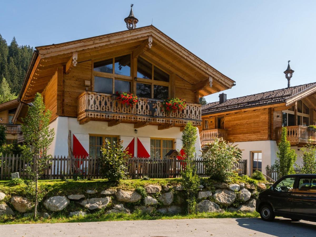 B&B Wald im Pinzgau - Quaint Chalet in Wald im Pinzgau with Garden near Ski Slopes - Bed and Breakfast Wald im Pinzgau