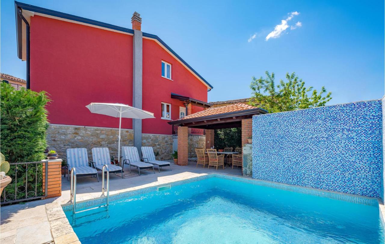 B&B Vižinada - Beautiful Apartment In Vizinada With 2 Bedrooms, Wifi And Outdoor Swimming Pool - Bed and Breakfast Vižinada