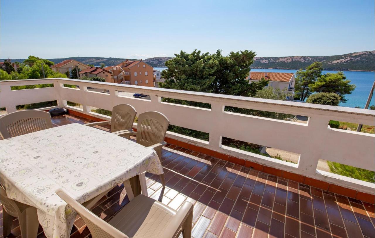 B&B Kaštel - Lovely Apartment In Stara Novalja With Wifi - Bed and Breakfast Kaštel