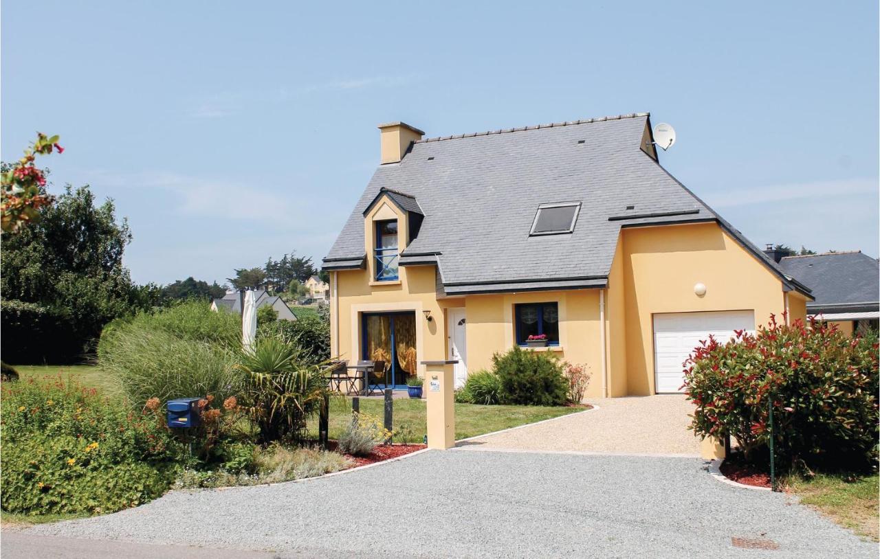 B&B Planguenoual - Amazing Home In Lamballe-armor With 3 Bedrooms And Wifi - Bed and Breakfast Planguenoual