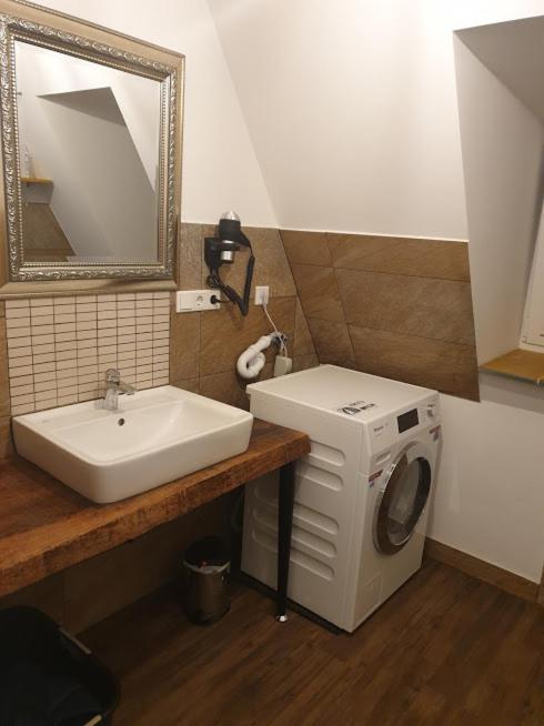 Single Room with Shared Bathroom