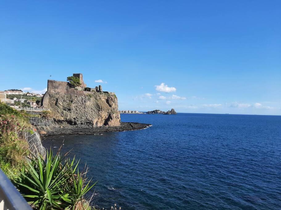 B&B Aci Castello - Casa Carolina, a 20 metri dal mare in pieno centro - Bed and Breakfast Aci Castello