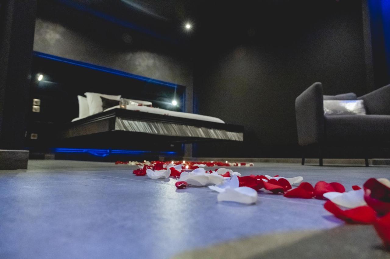 Suite with Hot Tub