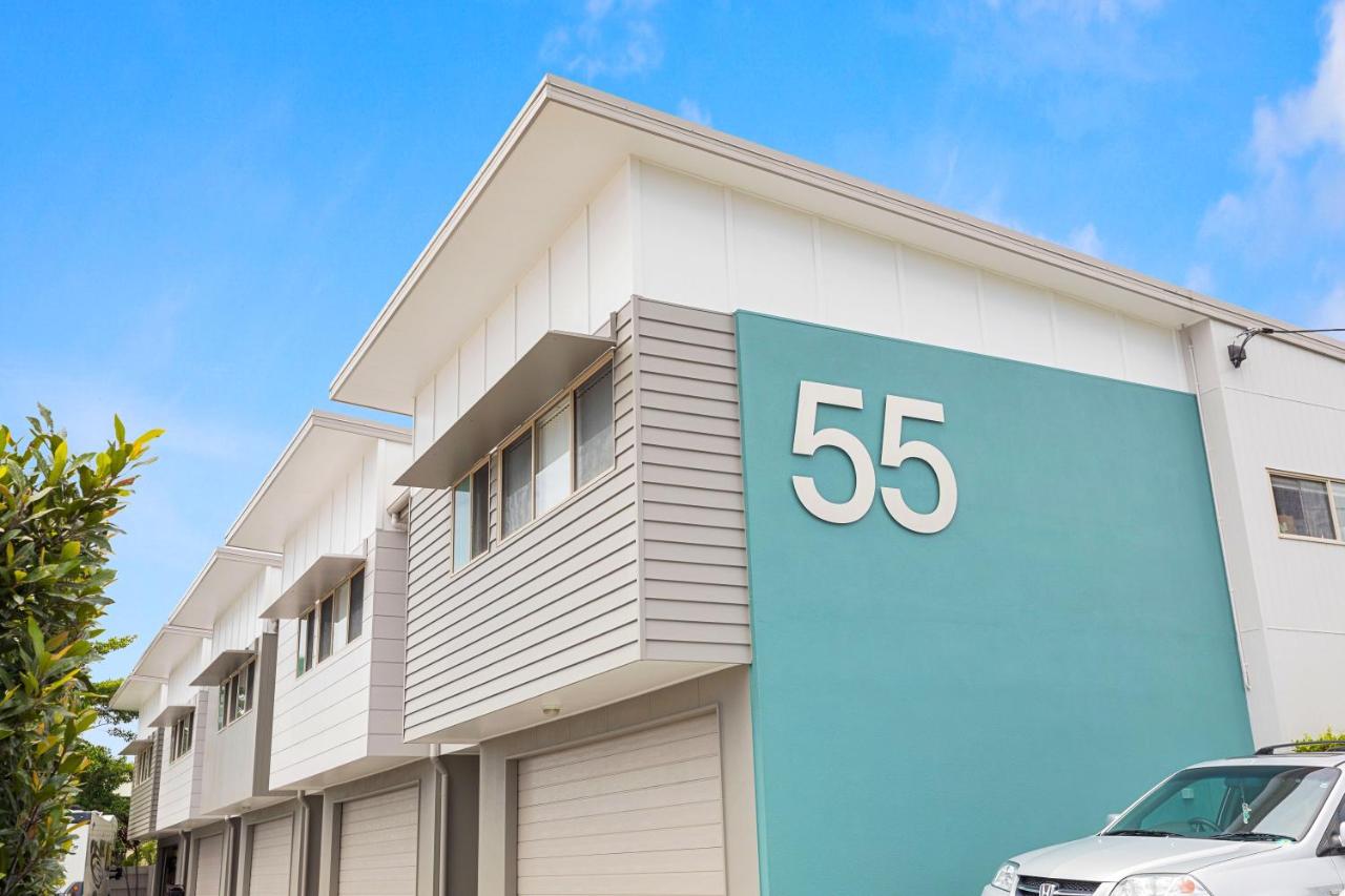 3BR, 3BTH, Walk to Beach & City Centre - Chambres d’hôtes Maroochydore