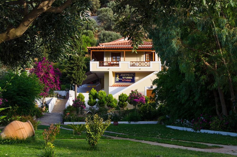 Athina Studio Apartments - B&B