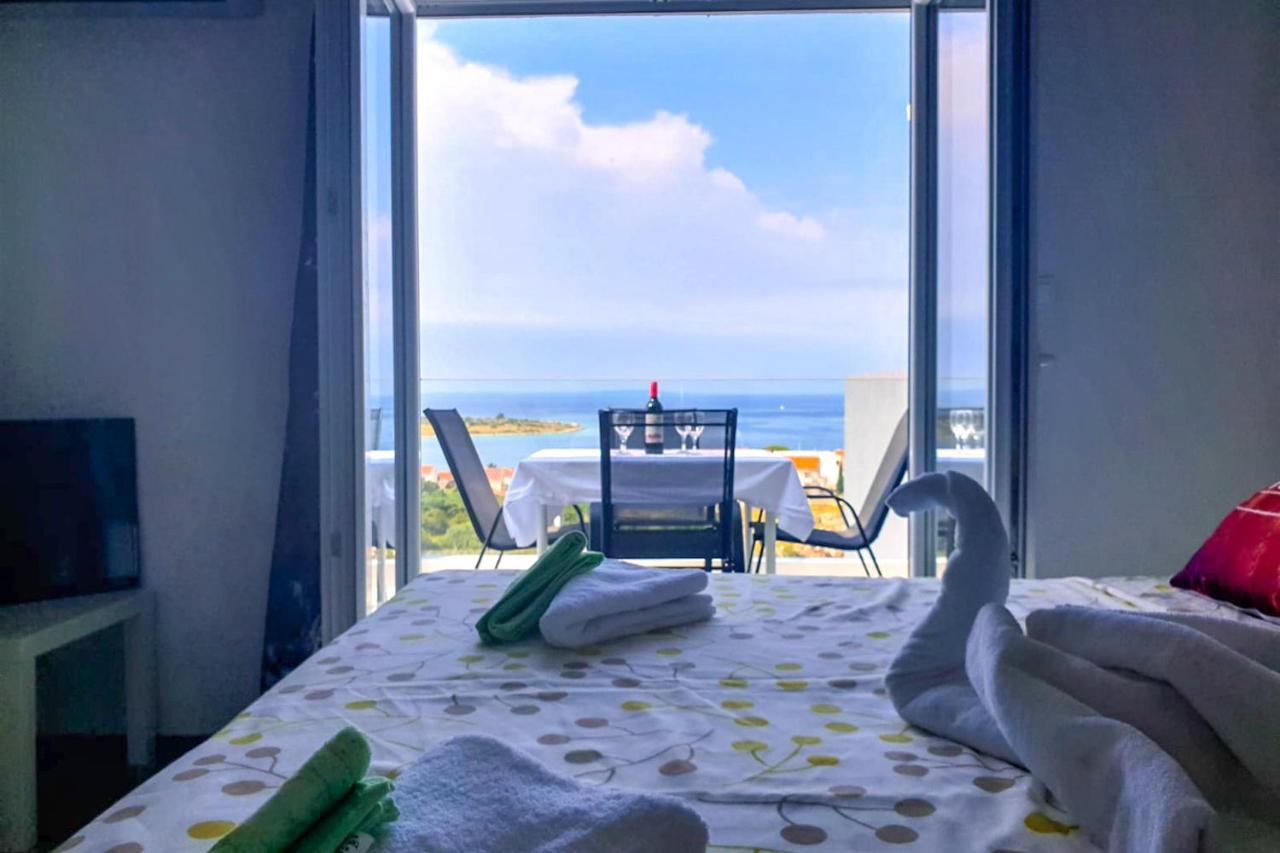 Estudio con vistas al mar