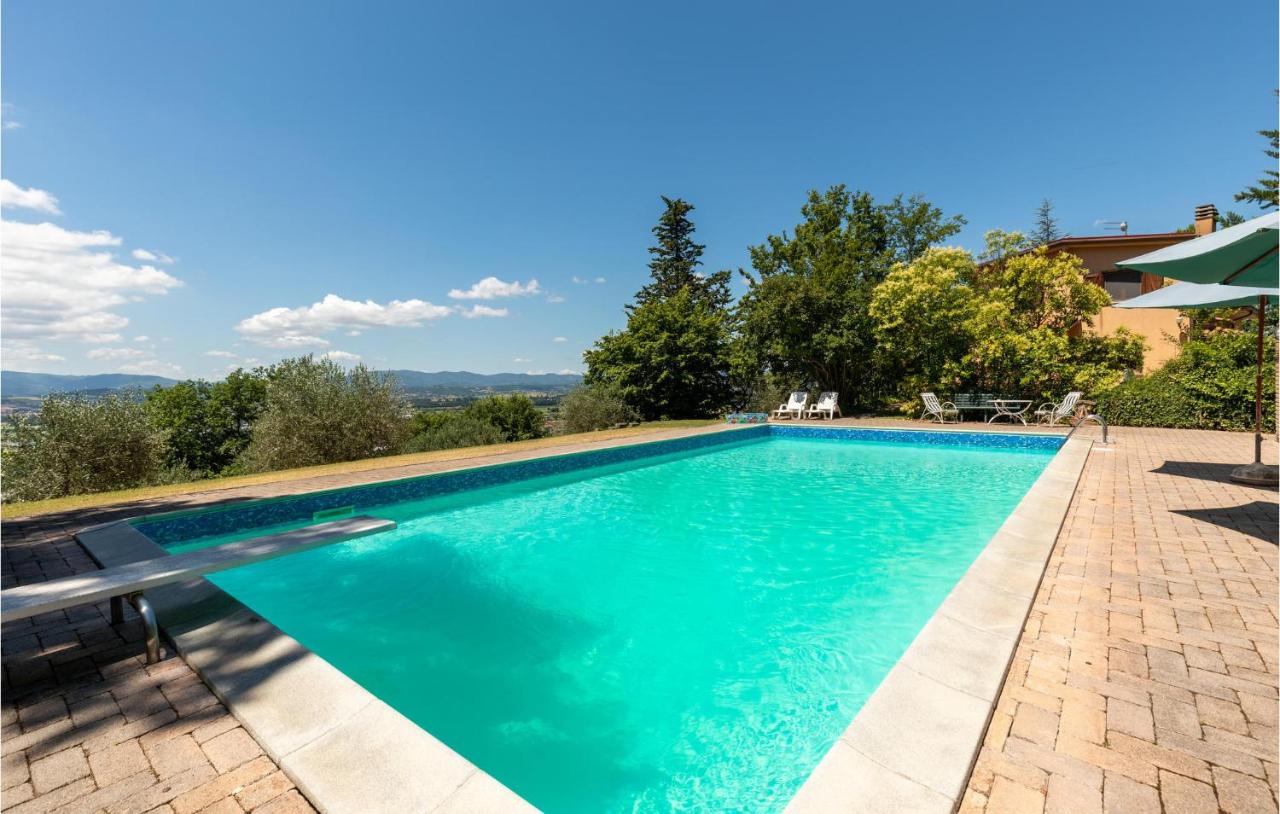 B&B San Giustino - Awesome Home In San Giustino Pg With 4 Bedrooms, Private Swimming Pool And Outdoor Swimming Pool - Bed and Breakfast San Giustino