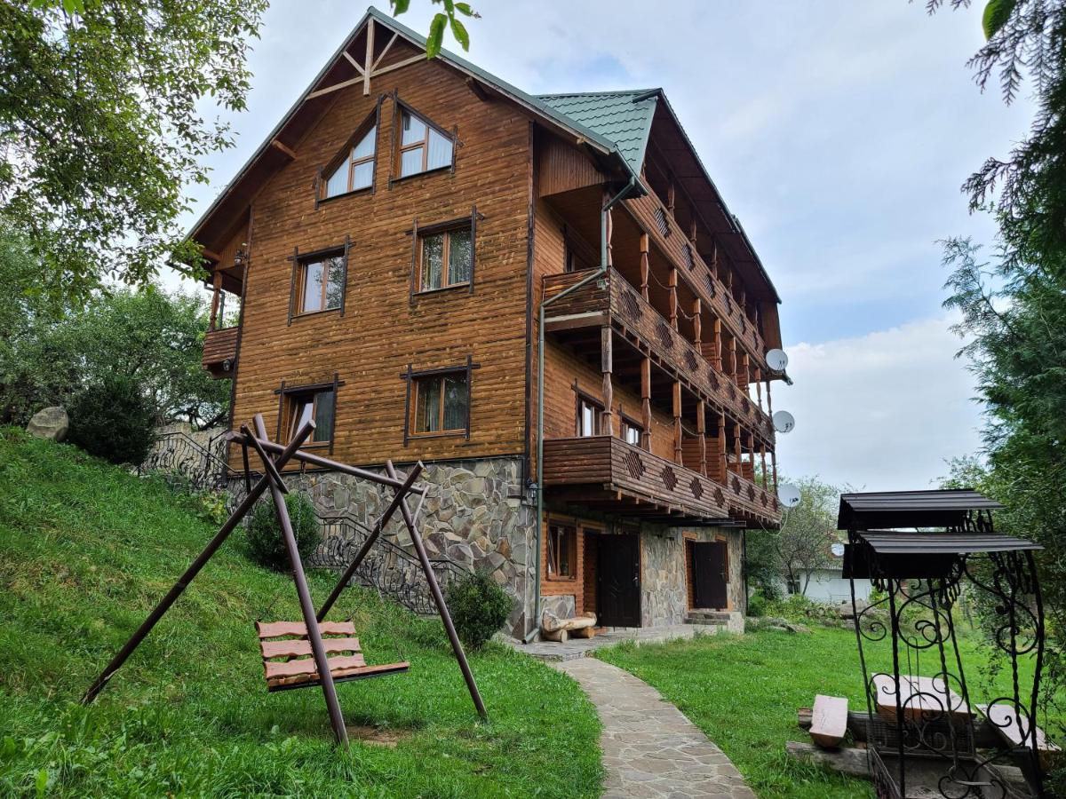 B&B Yaremtché - Гуцульська хата - Bed and Breakfast Yaremtché