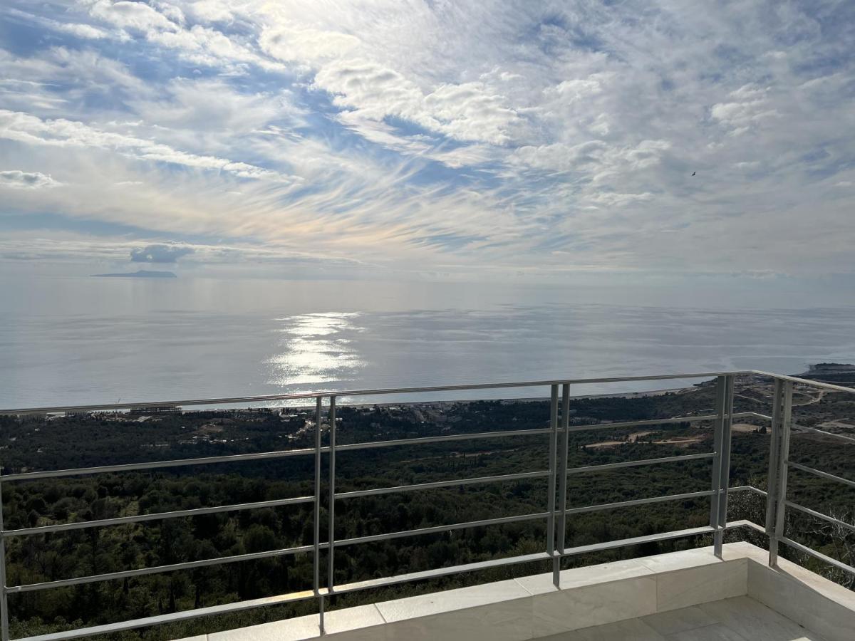 Camera Matrimoniale con Balcone e Vista Mare