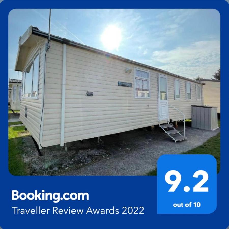 B&B Rhyl - Cozy Private Static Caravan at Llyons Robin Hood - Silver Birch Way 11 - Bed and Breakfast Rhyl