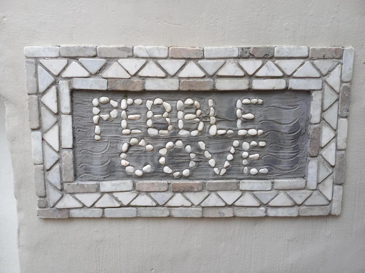 Pebble Cove Outside Room - Private Entrance - Twelve square metres - B&B