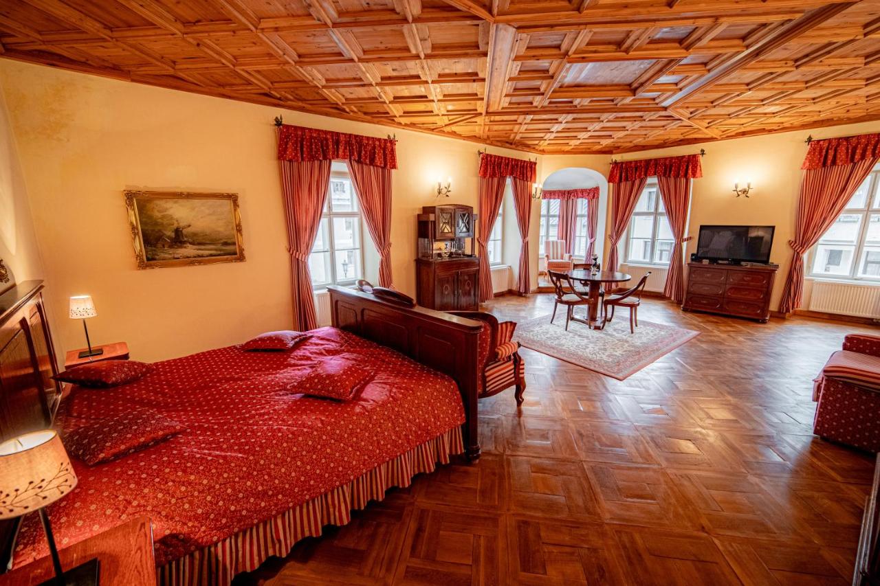 Deluxe Apartment