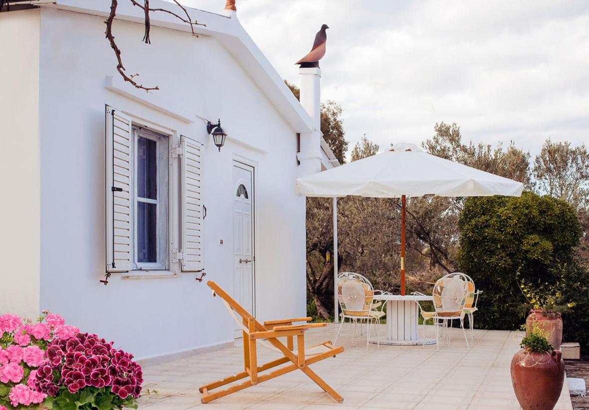 B&B Galatas - Entire house with garden, 70m from the beach. - Bed and Breakfast Galatas
