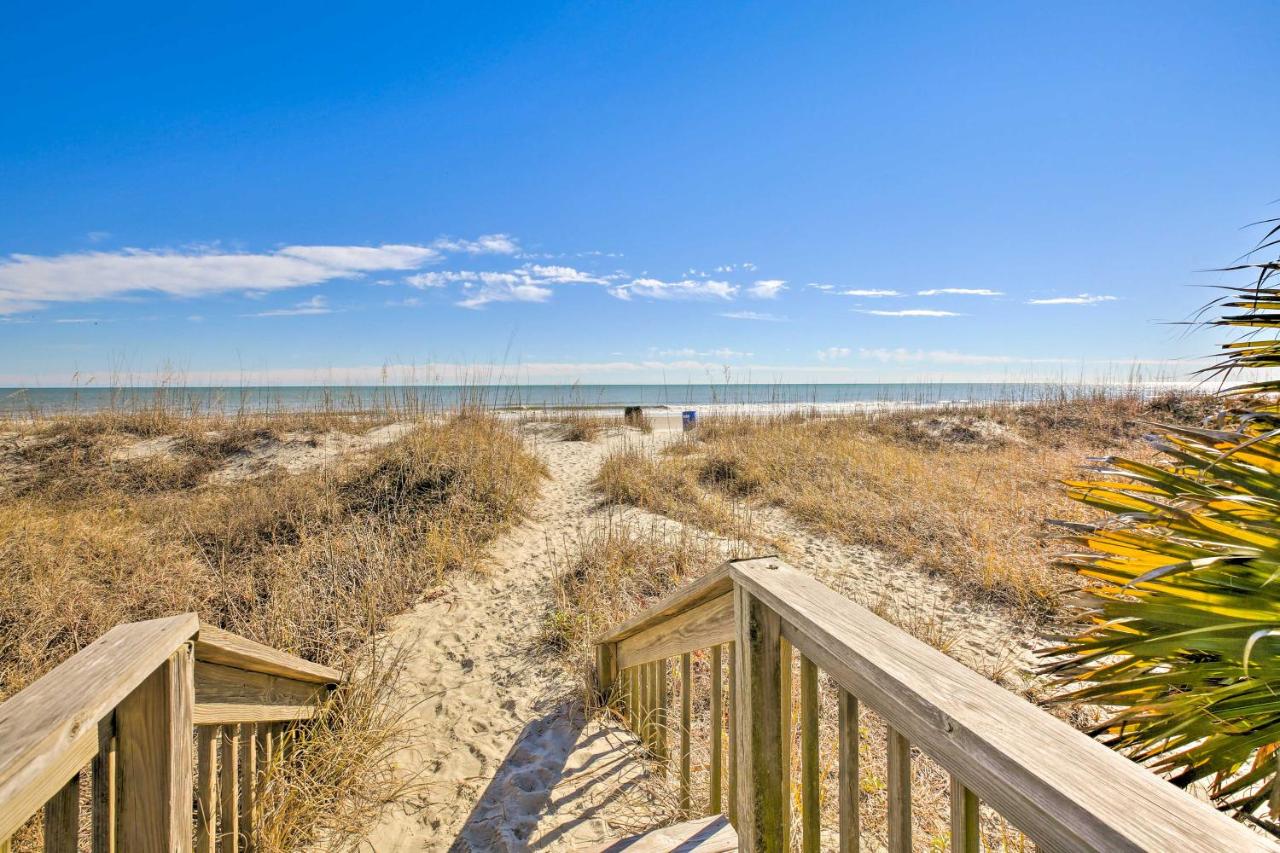 Walk to Ocean Myrtle Beach Condo with Pool! - Chambres d’hôtes Myrtle Beach