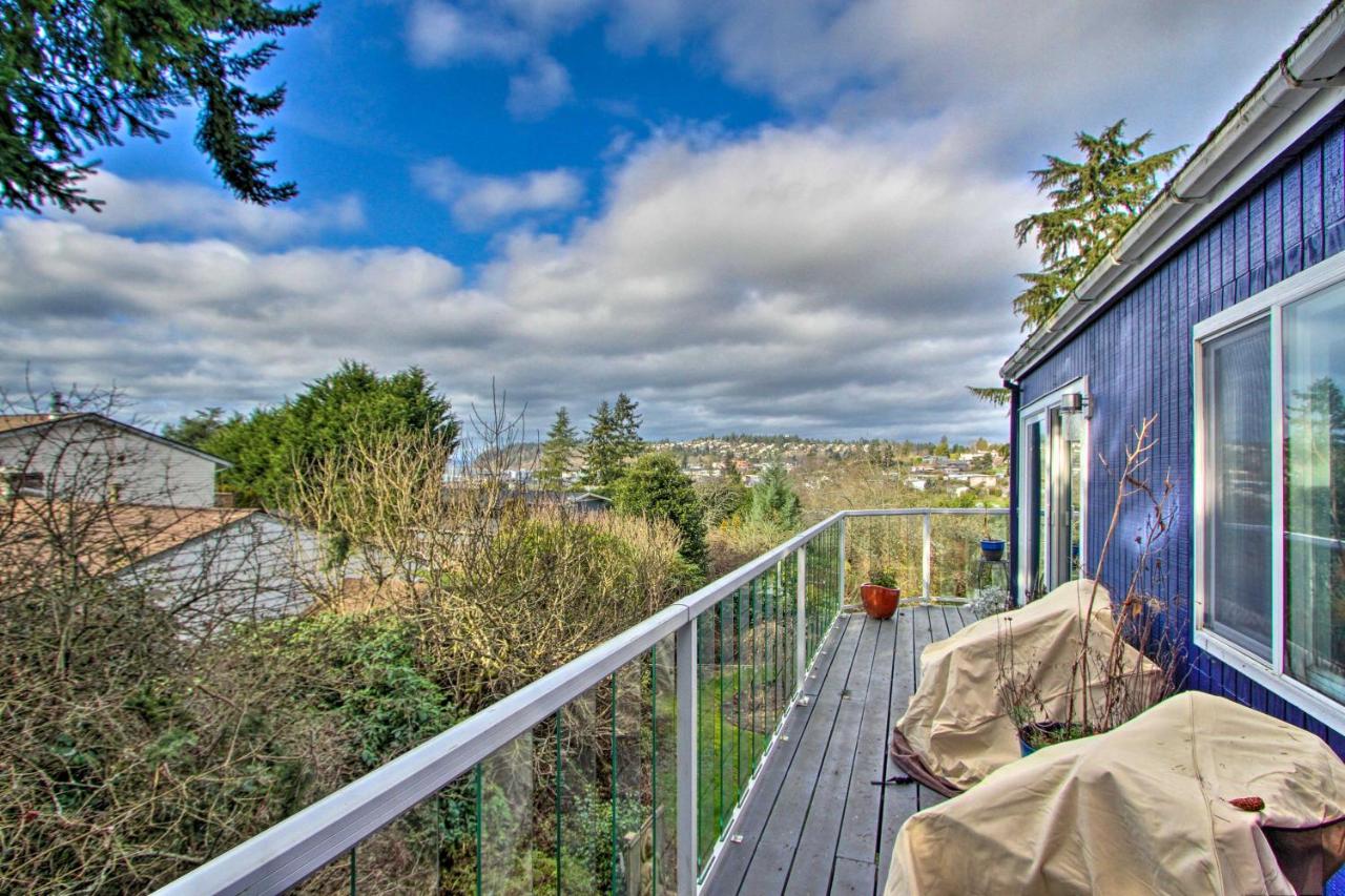 Puget Sound Home with Beautiful Yard and Deck! - B&B