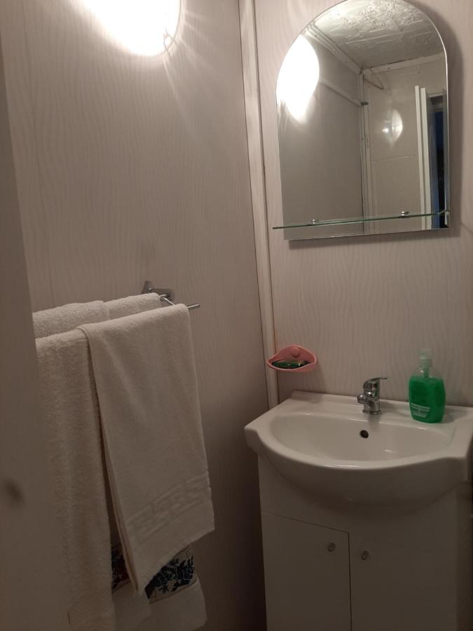 Chambre Double ou Lits Jumeaux avec Salle de Bains Privative