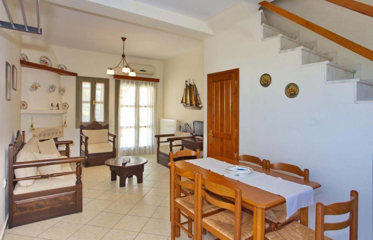 To Pithari - B&B Skýros