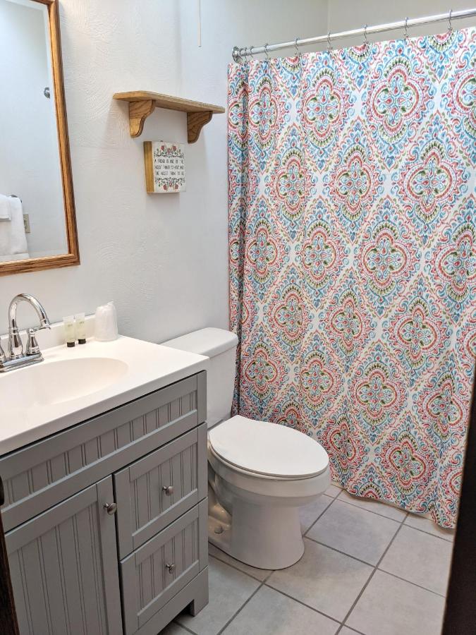 Standard Queen Room