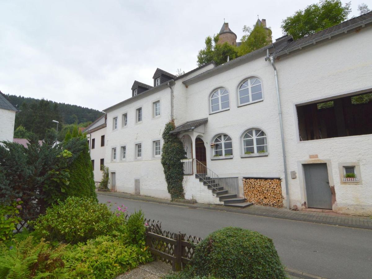 B&B Mürlenbach - Very comfortable house with bathrooms and a garden - Bed and Breakfast Mürlenbach