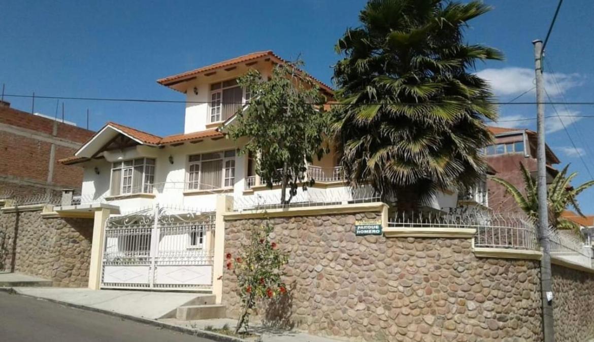 Casa con Piscina en Cochabamba - Chambres d’hôtes Cochabamba