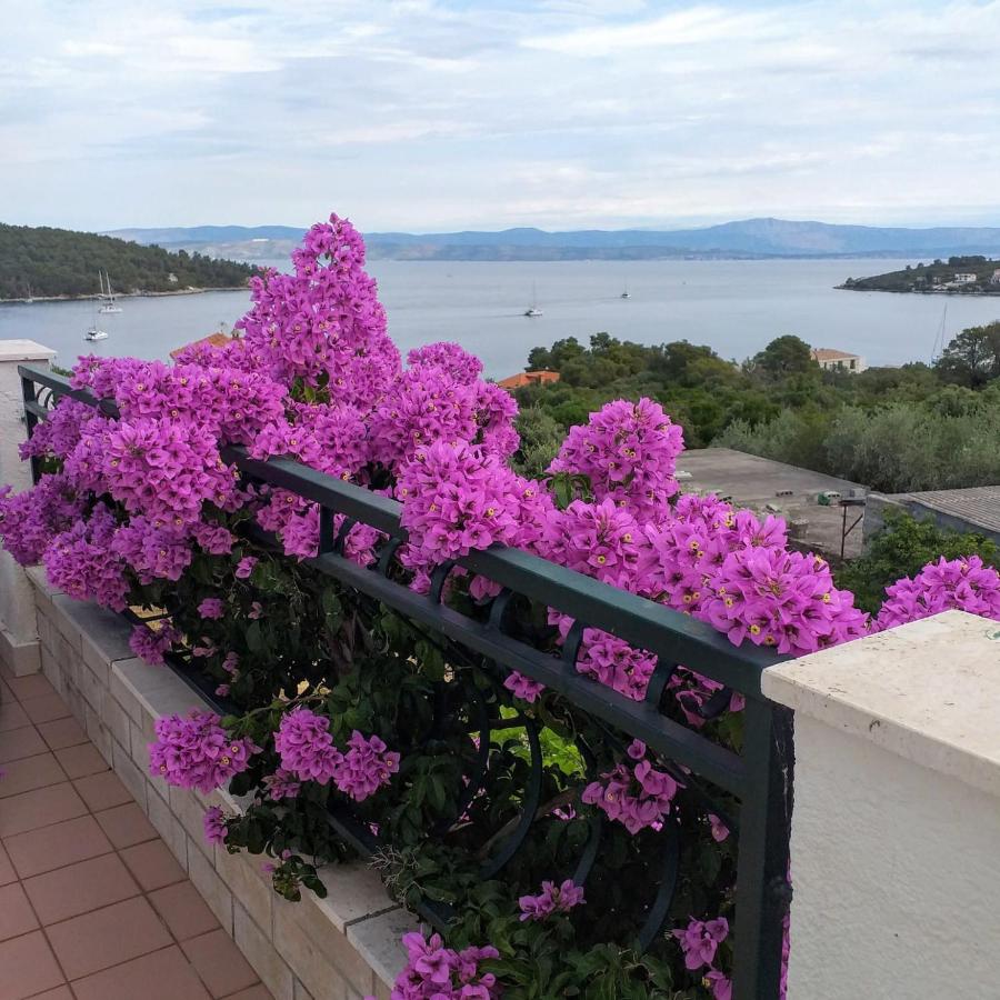 Apartman Karlo - Ferienwohnung Nečujam