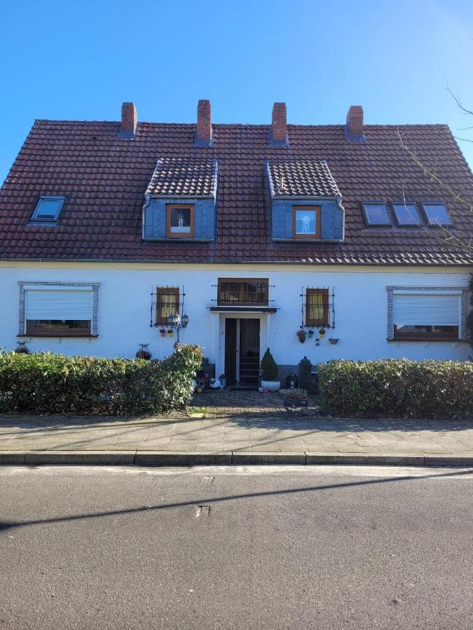 B&B Bremerhaven - Chrissis Ferienwohnung - Bed and Breakfast Bremerhaven